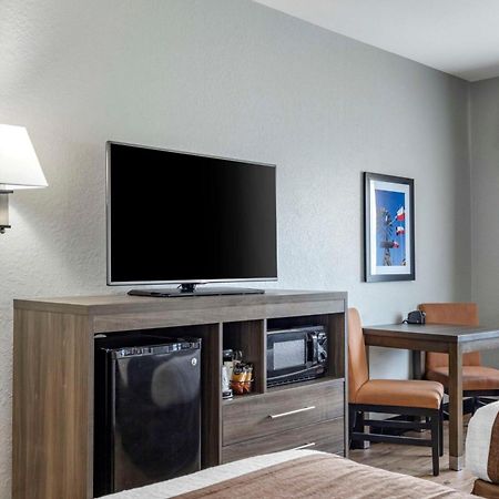 Best Western Plus Victoria Inn & Suites Exterior foto