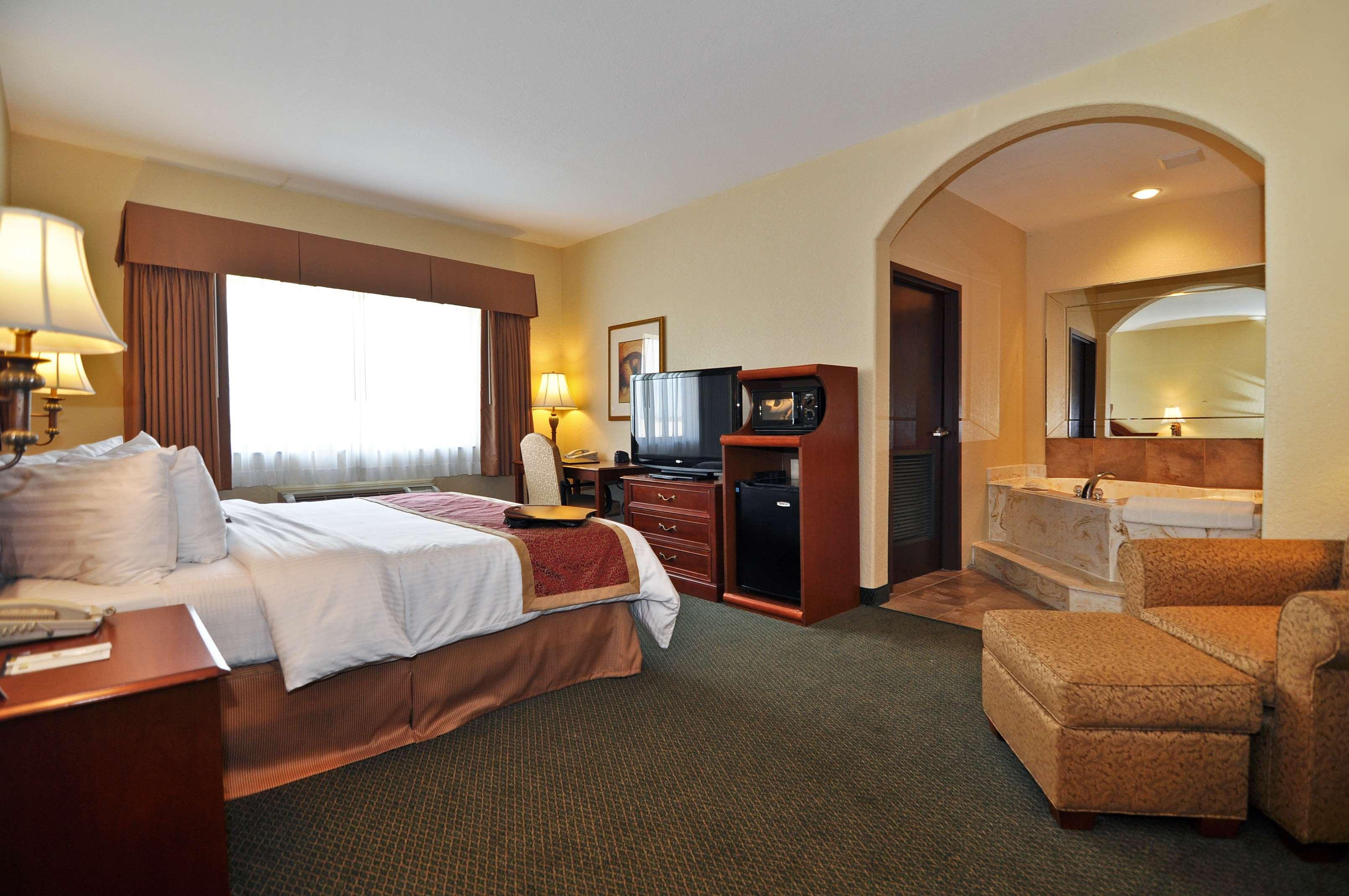 Best Western Plus Victoria Inn & Suites Exterior foto
