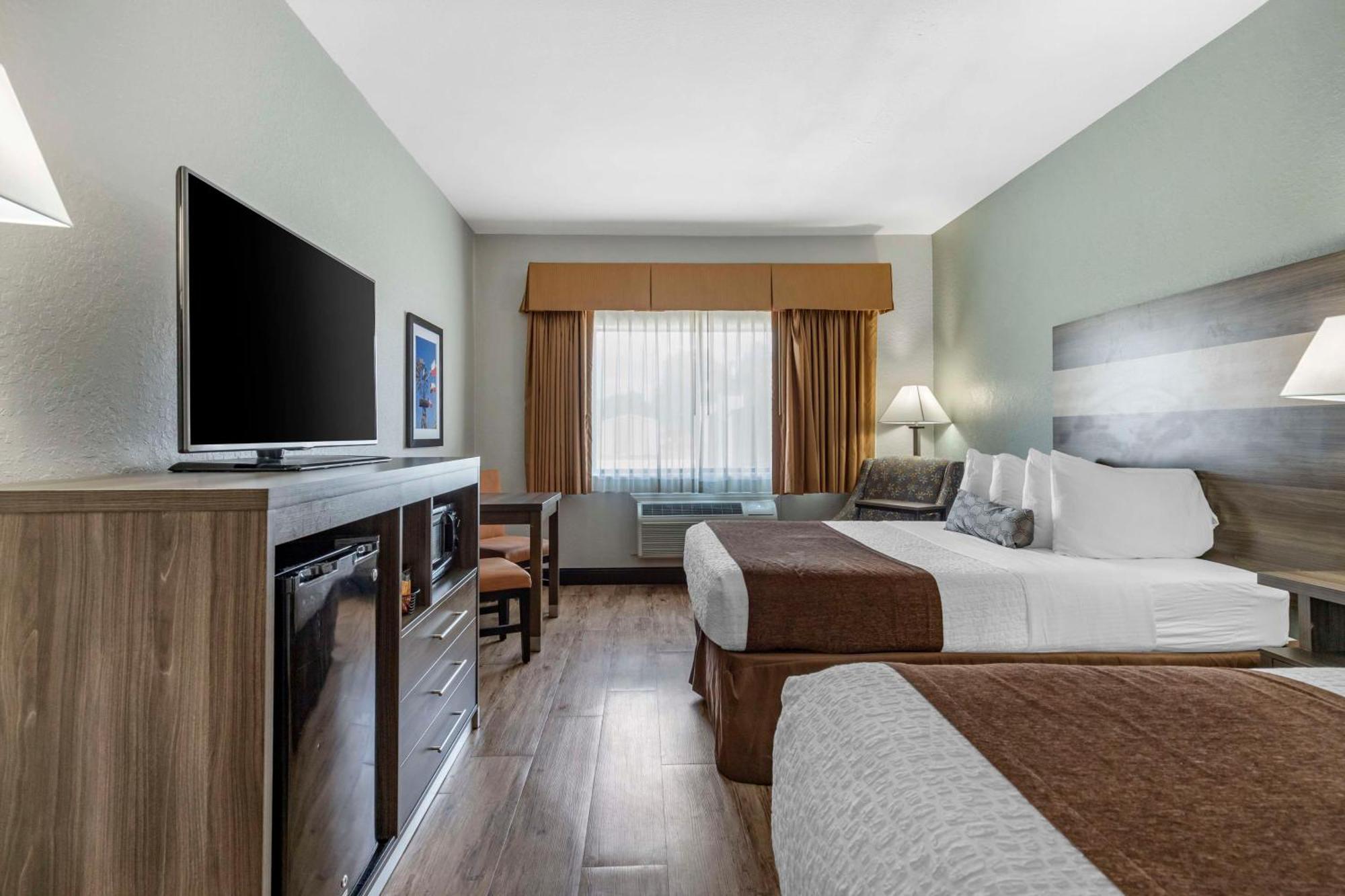 Best Western Plus Victoria Inn & Suites Exterior foto